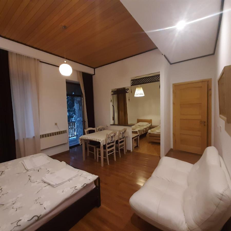 Hotel Sanli à Mestia Chambre photo