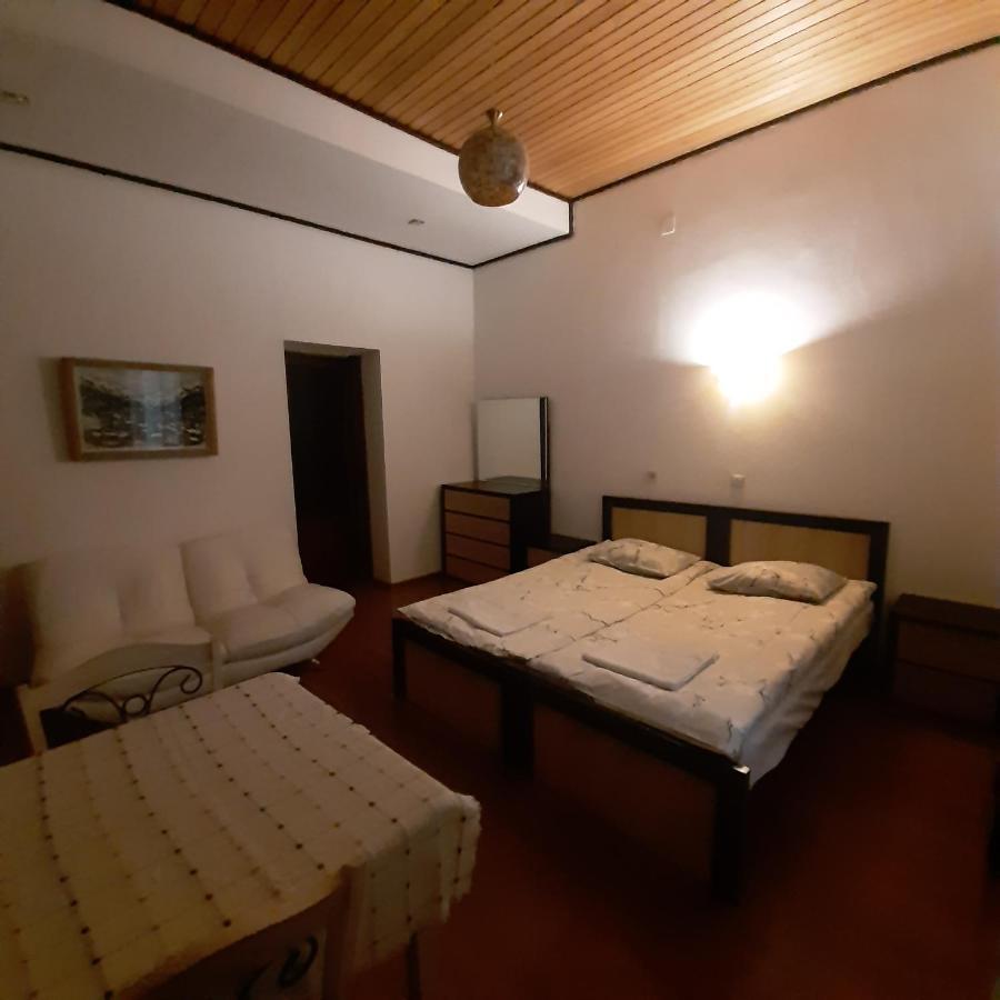 Hotel Sanli à Mestia Chambre photo